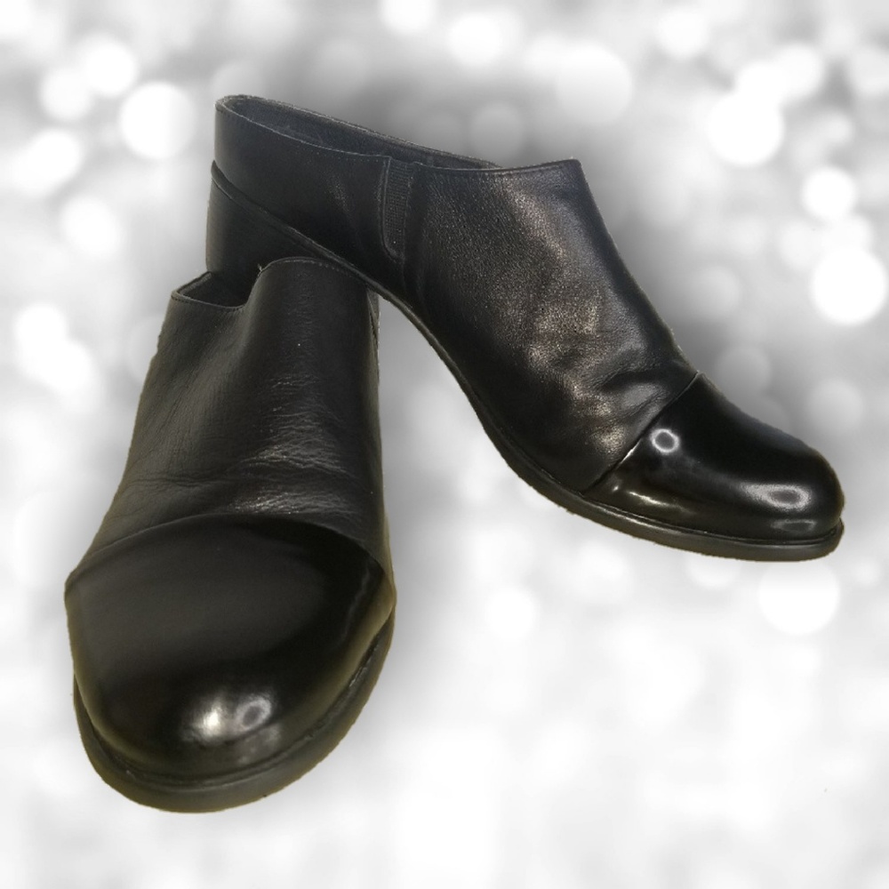 MUNRO Black Leather Carroll Mules BX1.5